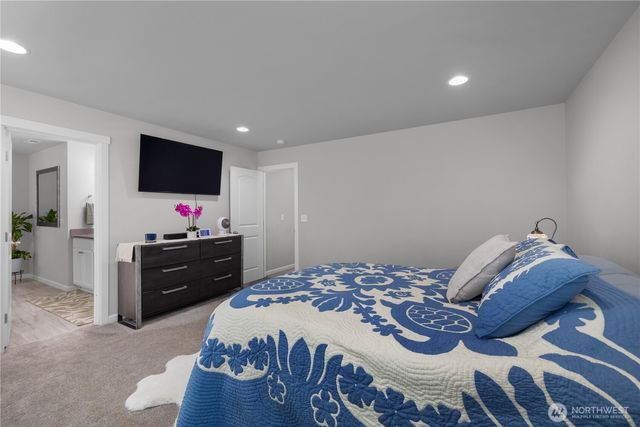 4238 Campus Drive NE, Lacey, WA 98516