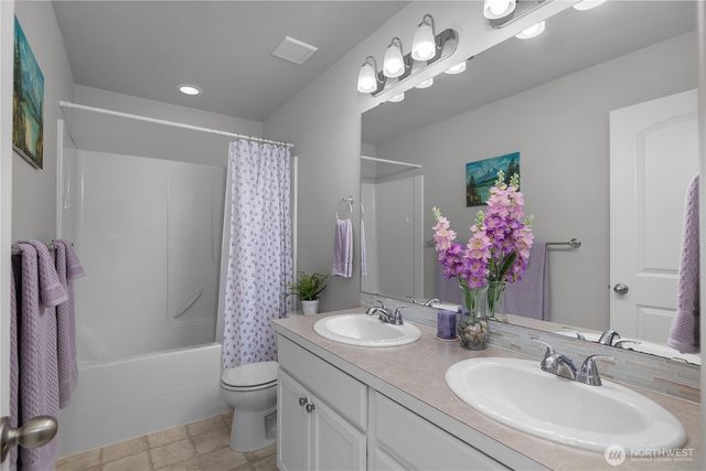 4238 Campus Drive NE, Lacey, WA 98516