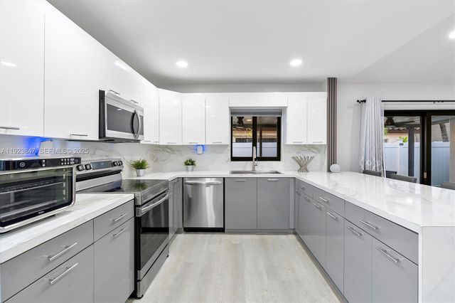 13230 NW 11th Ter, Miami, FL 33182