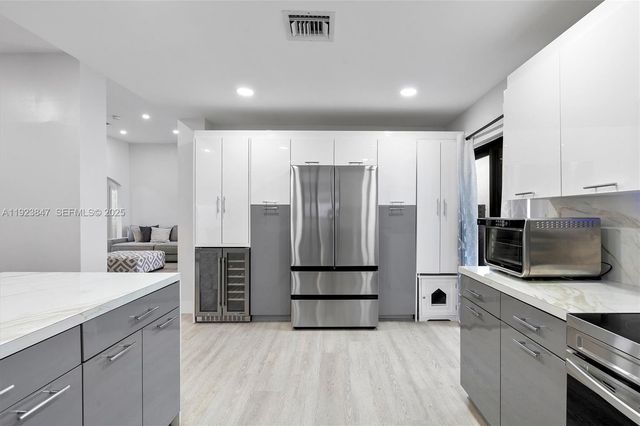 13230 NW 11th Ter, Miami, FL 33182