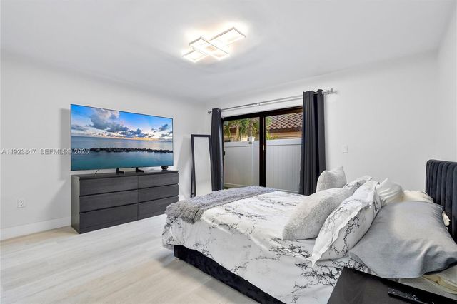 13230 NW 11th Ter, Miami, FL 33182