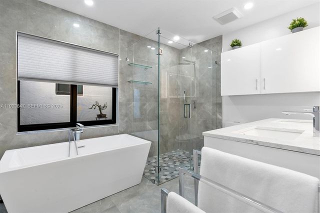 13230 NW 11th Ter, Miami, FL 33182