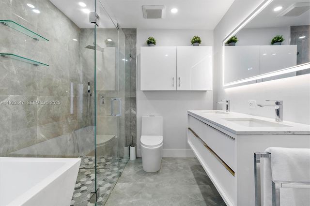 13230 NW 11th Ter, Miami, FL 33182