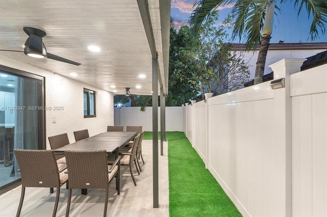 13230 NW 11th Ter, Miami, FL 33182