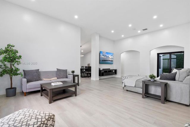 13230 NW 11th Ter, Miami, FL 33182