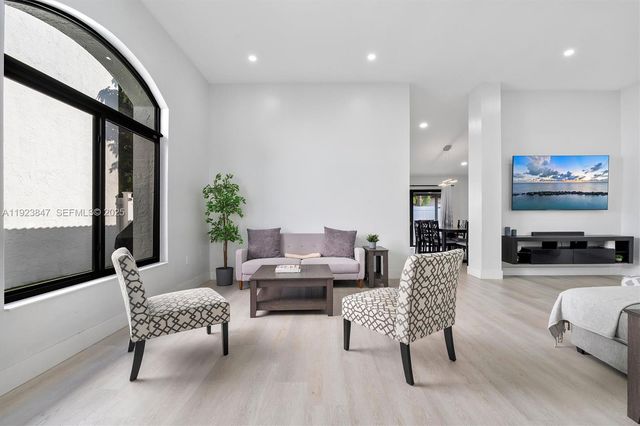 13230 NW 11th Ter, Miami, FL 33182