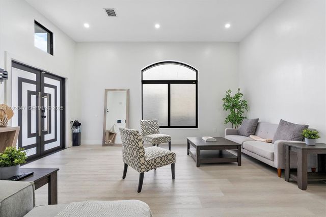 13230 NW 11th Ter, Miami, FL 33182