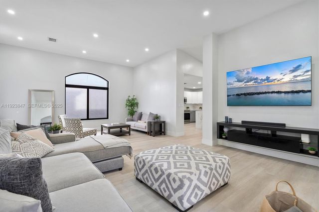 13230 NW 11th Ter, Miami, FL 33182