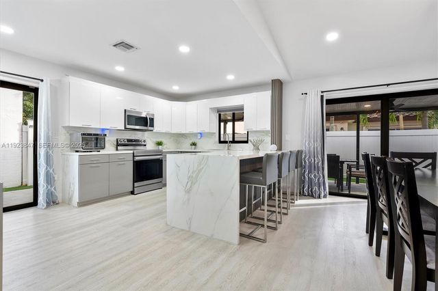 13230 NW 11th Ter, Miami, FL 33182