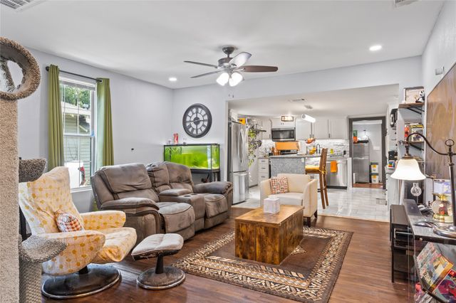 741 N Robinson Street, Cleburne, TX 76031