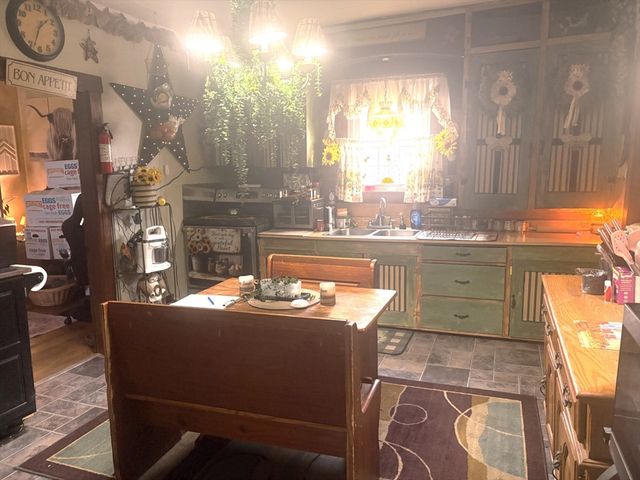 91 Brown St, Athol, MA 01331