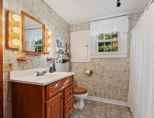 91 Brown St, Athol, MA 01331