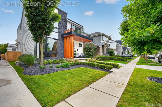 1444 Humphrey Avenue, Birmingham, MI 48009