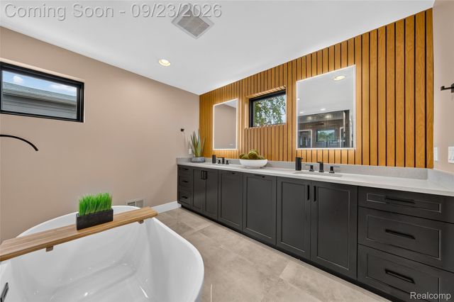 1444 Humphrey Avenue, Birmingham, MI 48009