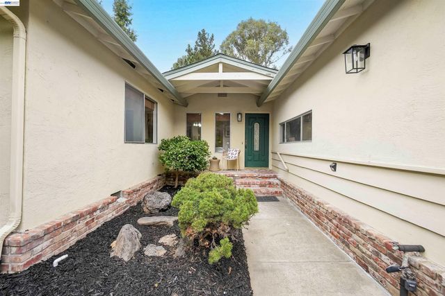 3404 Saddle Dr, Fairview, CA 94541