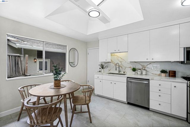 3404 Saddle Dr, Fairview, CA 94541