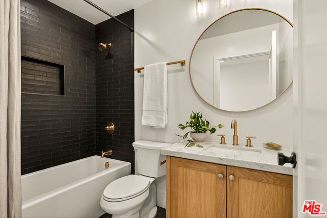 2670 Barry Avenue, Los Angeles, CA 90064