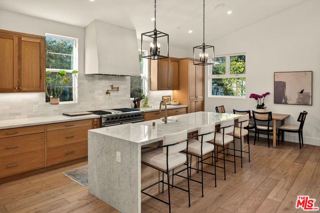 2670 Barry Avenue, Los Angeles, CA 90064