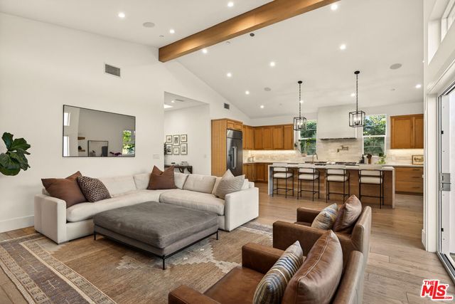 2670 Barry Avenue, Los Angeles, CA 90064