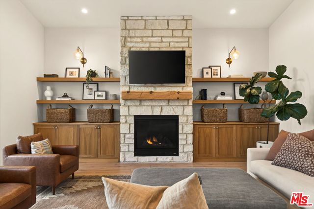 2670 Barry Avenue, Los Angeles, CA 90064