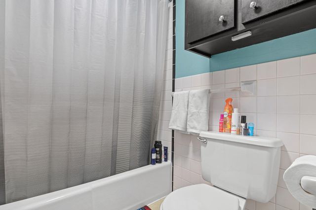 807 11th Avenue S 6, Hopkins, MN 55343