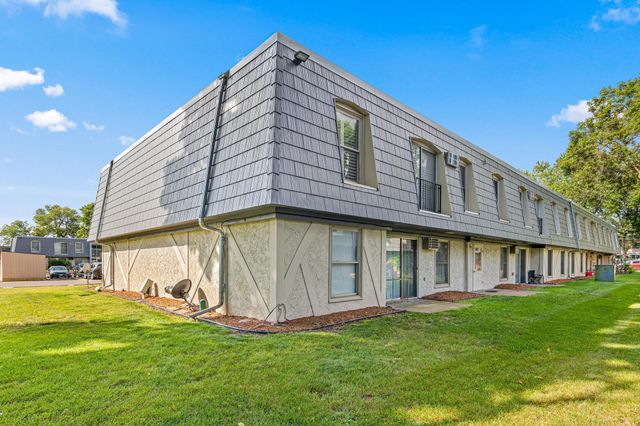 807 11th Avenue S 6, Hopkins, MN 55343