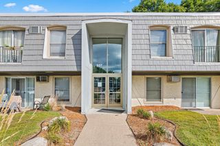 807 11th Avenue S 6, Hopkins, MN 55343