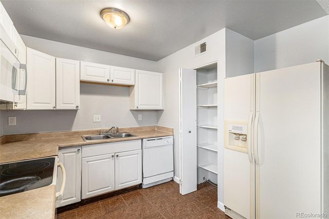 6800 E Tennessee Avenue 411, Denver, CO 80224