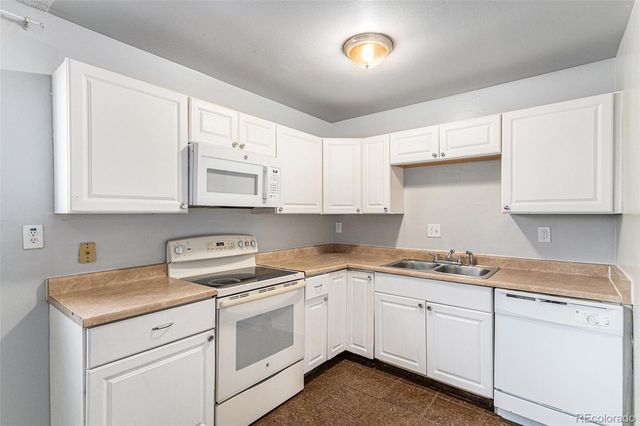 6800 E Tennessee Avenue 411, Denver, CO 80224