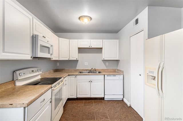 6800 E Tennessee Avenue 411, Denver, CO 80224