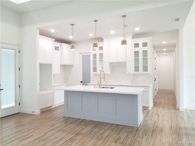 1717 Diplomat Drive, Edinburg, TX 78542