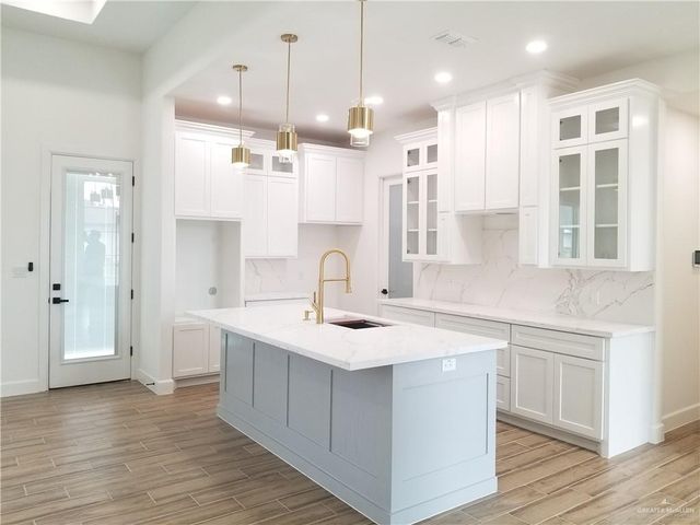 1717 Diplomat Drive, Edinburg, TX 78542