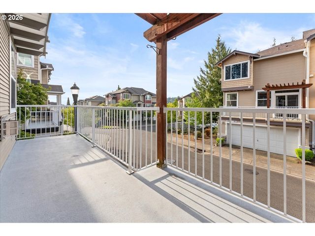 15210 Sw SPARROW Loop 105, Beaverton, OR 97007