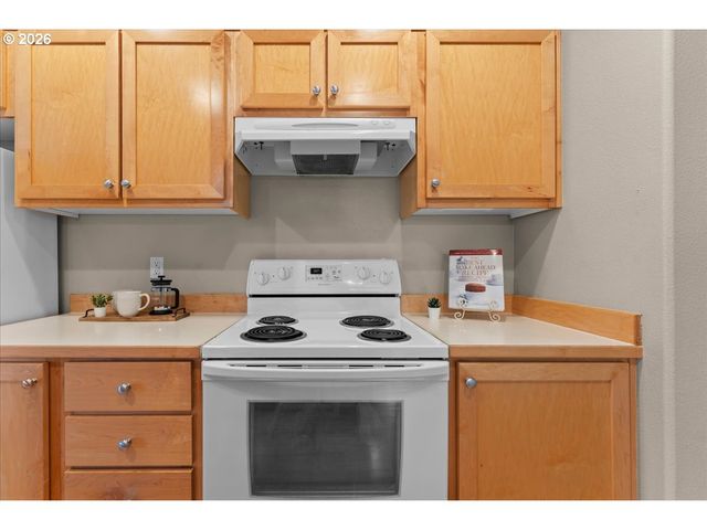 15210 Sw SPARROW Loop 105, Beaverton, OR 97007
