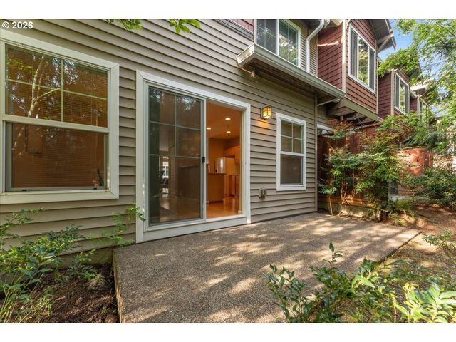 15210 Sw SPARROW Loop 105, Beaverton, OR 97007