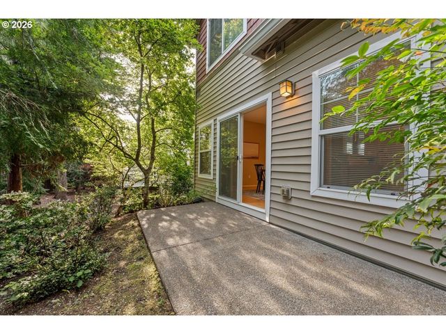 15210 Sw SPARROW Loop 105, Beaverton, OR 97007