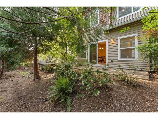 15210 Sw SPARROW Loop 105, Beaverton, OR 97007