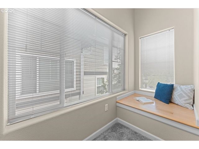 15210 Sw SPARROW Loop 105, Beaverton, OR 97007