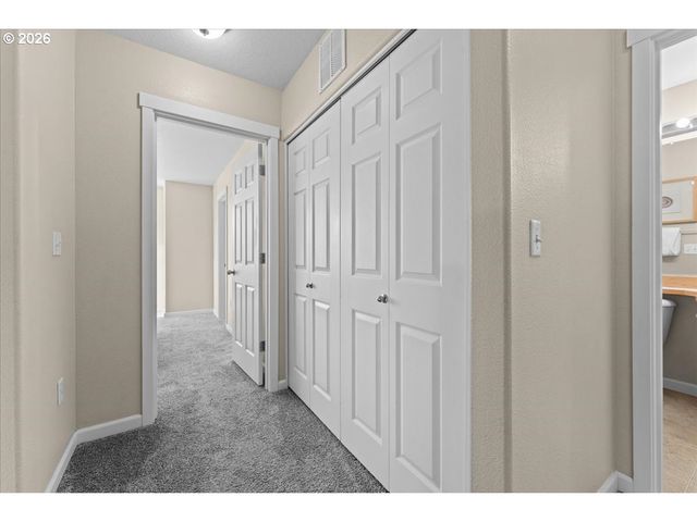 15210 Sw SPARROW Loop 105, Beaverton, OR 97007