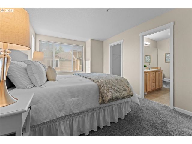 15210 Sw SPARROW Loop 105, Beaverton, OR 97007