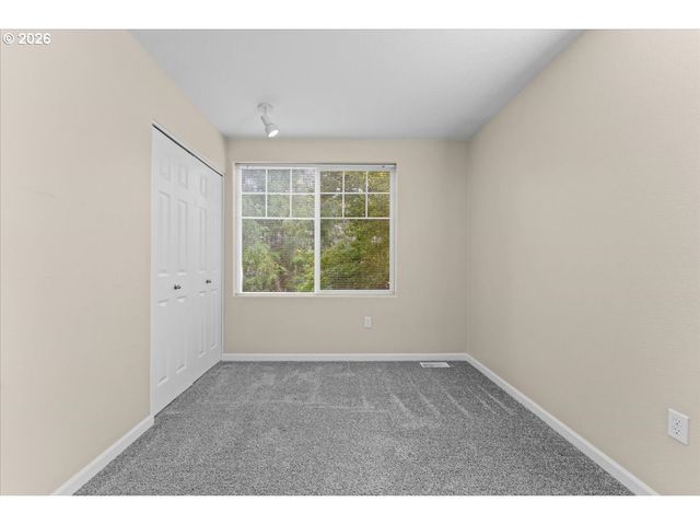 15210 Sw SPARROW Loop 105, Beaverton, OR 97007