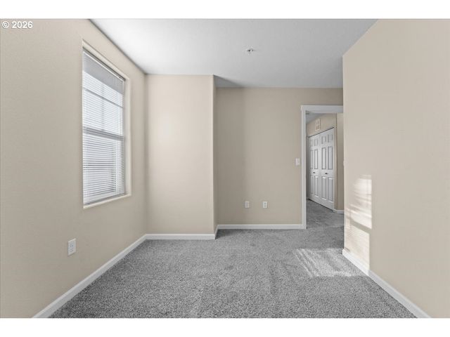 15210 Sw SPARROW Loop 105, Beaverton, OR 97007