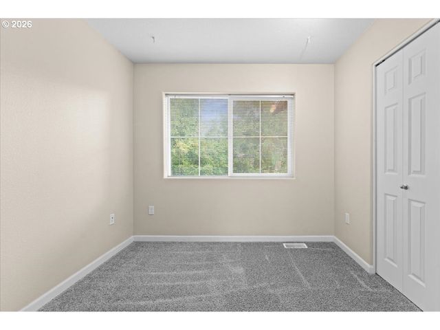 15210 Sw SPARROW Loop 105, Beaverton, OR 97007
