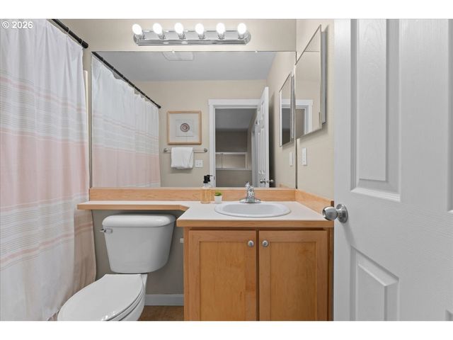 15210 Sw SPARROW Loop 105, Beaverton, OR 97007