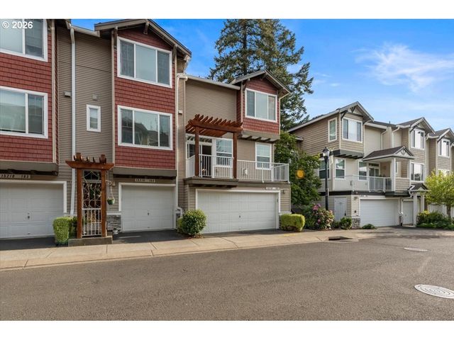 15210 Sw SPARROW Loop 105, Beaverton, OR 97007