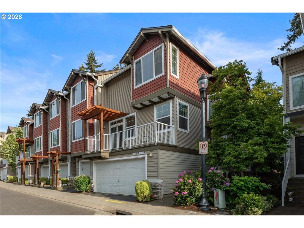 15210 Sw SPARROW Loop 105, Beaverton, OR 97007