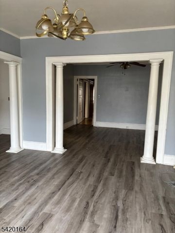 647 E 25Th St, Paterson City, NJ 07504