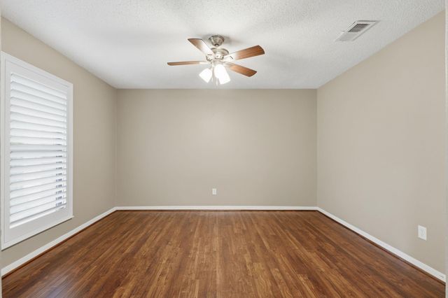 5306 Dana Leigh Drive, Houston, TX 77066