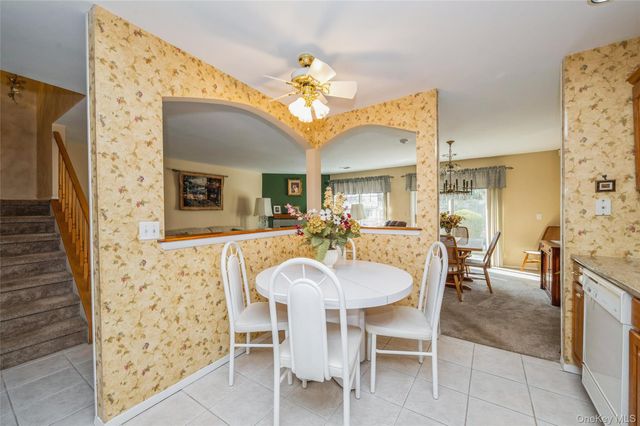 326 Erin Lane, East Setauket, NY 11733