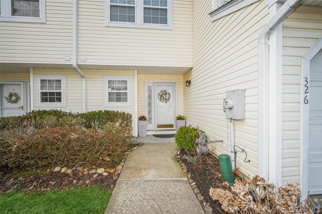 326 Erin Lane, East Setauket, NY 11733